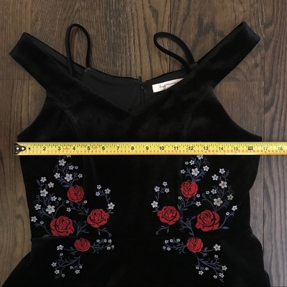 FRANCESCA'S Kyleigh Black Embroidered Velvet Sleeveless Short Dress - Picture 4 of 8